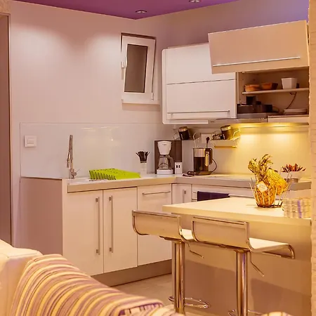 Villa #1 Lux With Pool, Gameroom, Spa, Zen Yard #free Airpot Transport# Belgrade