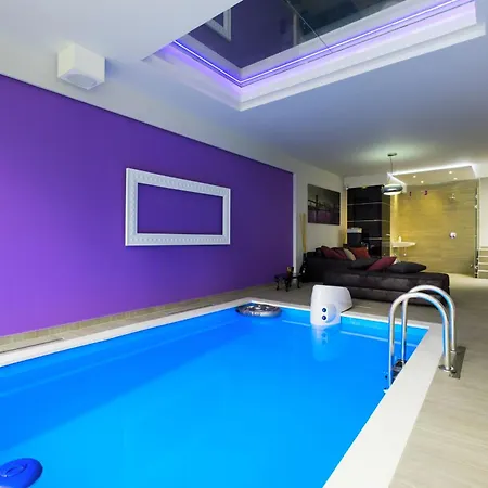 #1 Lux With Pool, Gameroom, Spa, Zen Yard #free Airport Transport# Belgrado