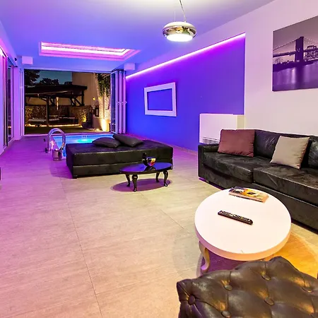 #1 Lux With Pool, Gameroom, Spa, Zen Yard #free Airpot Transport# Villa *